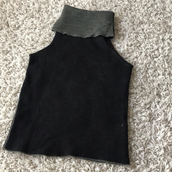 Sweater - Picture 1 of 4